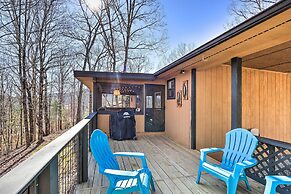 Unwind Fireside: Serene Murphy Escape w/ Hot Tub!