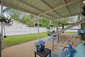 Near Water: Lake Dallas Home w/ Furnished Patio!