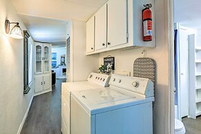 Near Water: Lake Dallas Home w/ Furnished Patio!