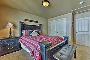 Cabin w/ Beach Access, Sport Court, Hot Tub & View