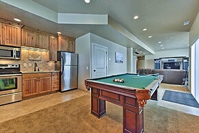 Cabin w/ Beach Access, Sport Court, Hot Tub & View