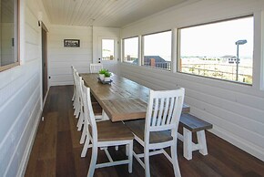 Cabin w/ Beach Access, Sport Court, Hot Tub & View