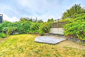 Bremerton Home: 2 Mi to Bremerton Boardwalk!