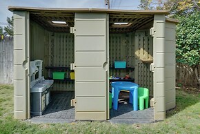 Chic Silver City Getaway w/ Patio + Gas Grill