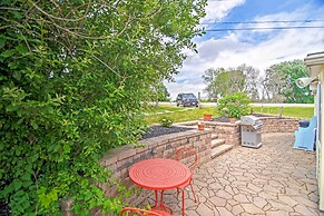 Charming Horicon Cottage + Dock on Rock River