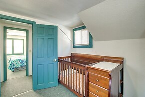 Colorful Cottage w/ Hot Tub - Steps to Long Lake!