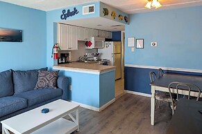 Coastal Condo w/ Pool, 1 Block to Wildwood Beach!