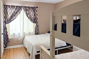 Coastal Condo w/ Pool, 1 Block to Wildwood Beach!