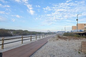 Coastal Condo w/ Pool, 1 Block to Wildwood Beach!