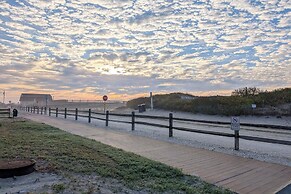 Coastal Condo w/ Pool, 1 Block to Wildwood Beach!