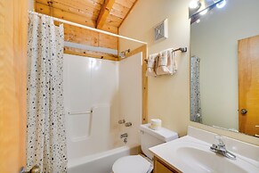 Covered Deck & Hot Tub: Cozy Gatlinburg Cabin