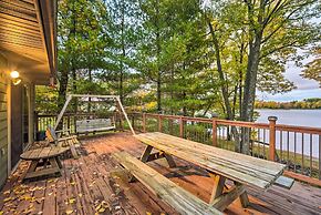 Cozy Hayward Cottage w/ Dock & Lakefront View