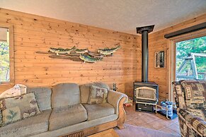 Cozy Hayward Cottage w/ Dock & Lakefront View