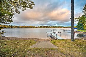 Cozy Hayward Cottage w/ Dock & Lakefront View