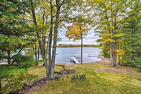 Cozy Hayward Cottage w/ Dock & Lakefront View