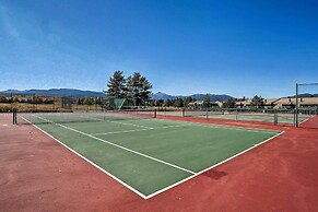 Cozy Mountain Fraser Condo w/ Pool & Hot Tub!