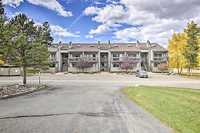 Cozy Mountain Fraser Condo w/ Pool & Hot Tub!