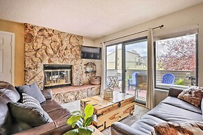 Cozy Mountain Fraser Condo w/ Pool & Hot Tub!