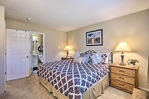 Cozy Mountain Fraser Condo w/ Pool & Hot Tub!