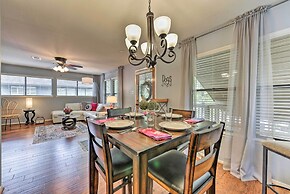 Cozy Woodlands Townhome w/ Deck Near Market Street