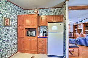Utopia Family Home w/ Mountain Viewing Deck!