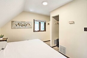 Charming Roan Mtn Cabin Across From Creek!