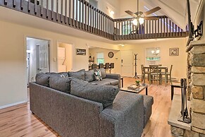 7 Mi to Lake Harmony: Home w/ Furnished Deck!