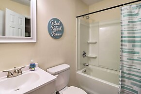 7 Mi to Lake Harmony: Home w/ Furnished Deck!