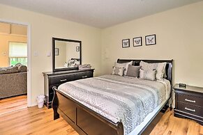 7 Mi to Lake Harmony: Home w/ Furnished Deck!