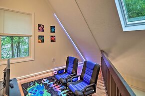 7 Mi to Lake Harmony: Home w/ Furnished Deck!