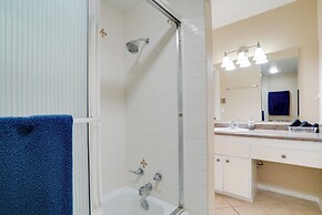 Cozy El Paso Condo w/ Patio ~ 7 Mi to Dtwn!