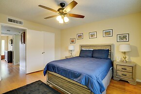 Cozy El Paso Condo w/ Patio ~ 7 Mi to Dtwn!