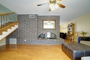 Cozy El Paso Condo w/ Patio ~ 7 Mi to Dtwn!