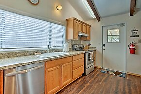 Cozy Home w/ Patio Near Yosemite National Park!