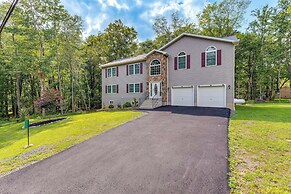 Walk to Beach: Family-friendly Arrowhead Lake Home