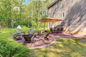 Walk to Beach: Family-friendly Arrowhead Lake Home