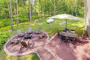 Walk to Beach: Family-friendly Arrowhead Lake Home