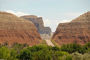 Cottage Near Bryce Canyon & Zion National Parks!