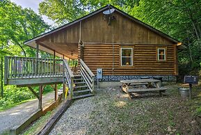Cozy Deer Glen' Cabin w/ Private Hot Tub & Porch!