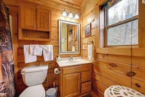 Cozy Deer Glen' Cabin w/ Private Hot Tub & Porch!