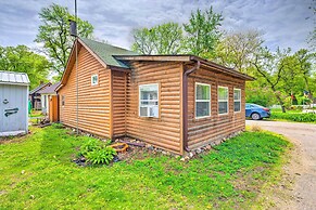 Historic Cabin Retreat: Steps to Okoboji Lake