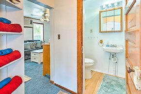 Historic Cabin Retreat: Steps to Okoboji Lake