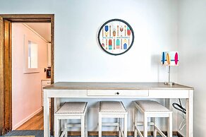 Historic Cabin Retreat: Steps to Okoboji Lake