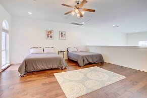 Downtown Houston Townhome w/ City Views!