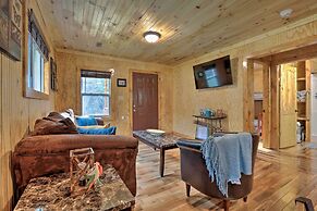 Cozy Creekside Cabin ~ 24 Mi to Red River!