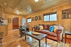 Cozy Creekside Cabin ~ 24 Mi to Red River!