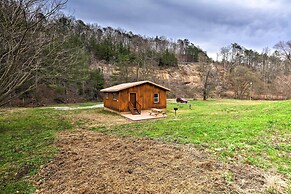 Cozy Creekside Cabin ~ 24 Mi to Red River!