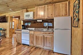 Cozy Creekside Cabin ~ 24 Mi to Red River!