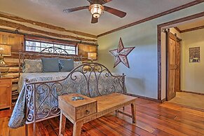 'gruene Cabin' - Pet Friendly New Braunfels Studio