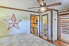 'gruene Cabin' - Pet Friendly New Braunfels Studio